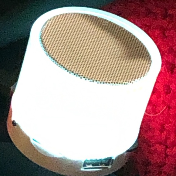 Bluetooth speaker - Picture 2 of 4